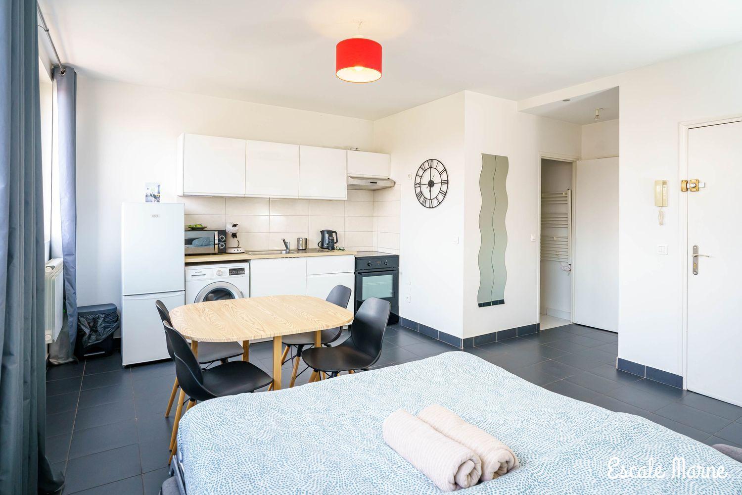 Escale-Marne Fr - 102 - Free Parking - Free Luggage Storage - All Equipped - Linen Included - Washing Machine - 10Mn Walk Metro 8 - Rer A - Panoramic View - From 1 To 4 Guests 매종알포르트 외부 사진